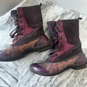 Sorel lace up winter boots. Women’s size 7